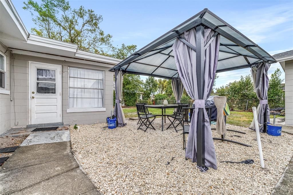 Backyard, Exterior