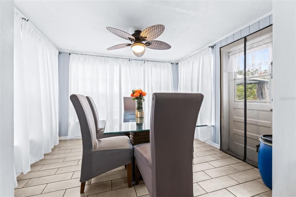 Dining room, Interior