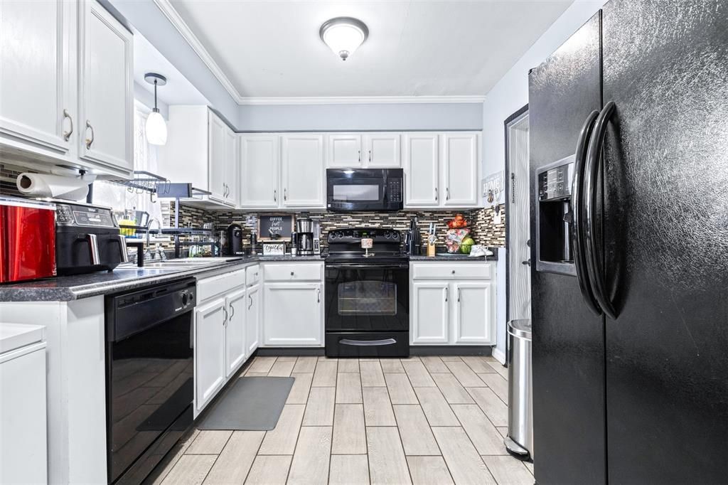 Interior, Kitchen, Pendant Lights, Wood Texture Flooring