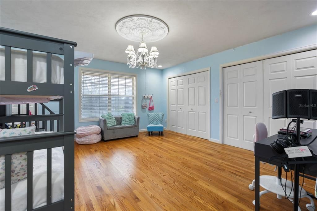 Chandelier, Interior, Recessed Lighting, Wood Texture Flooring