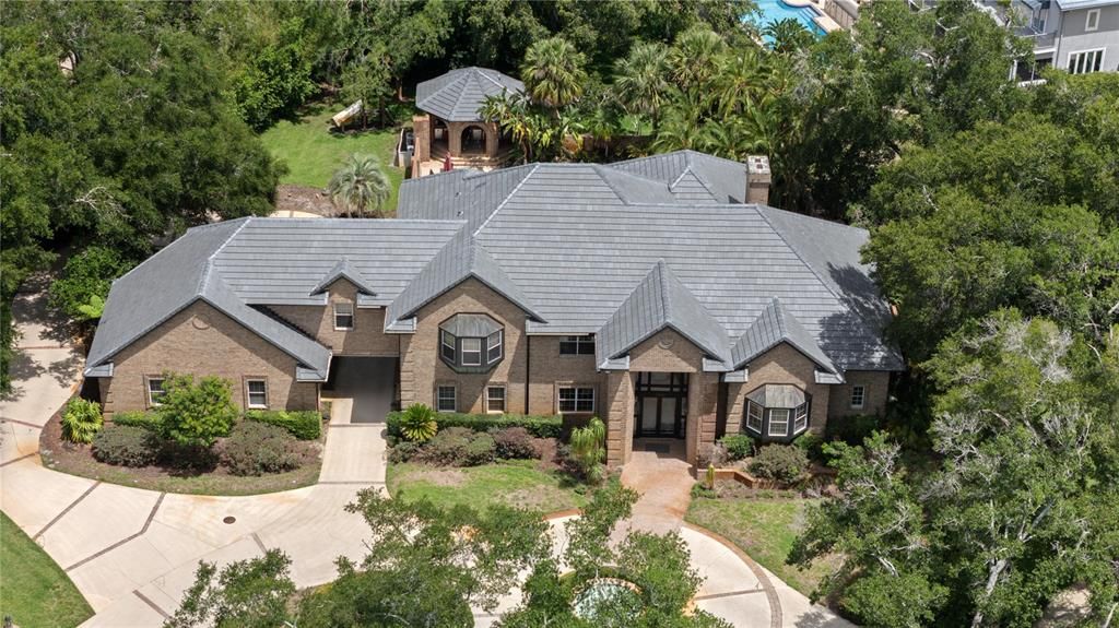 Exterior, Drone
