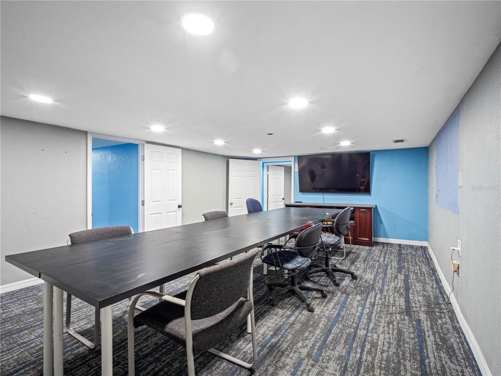 Dining room, Interior, Recessed Lighting