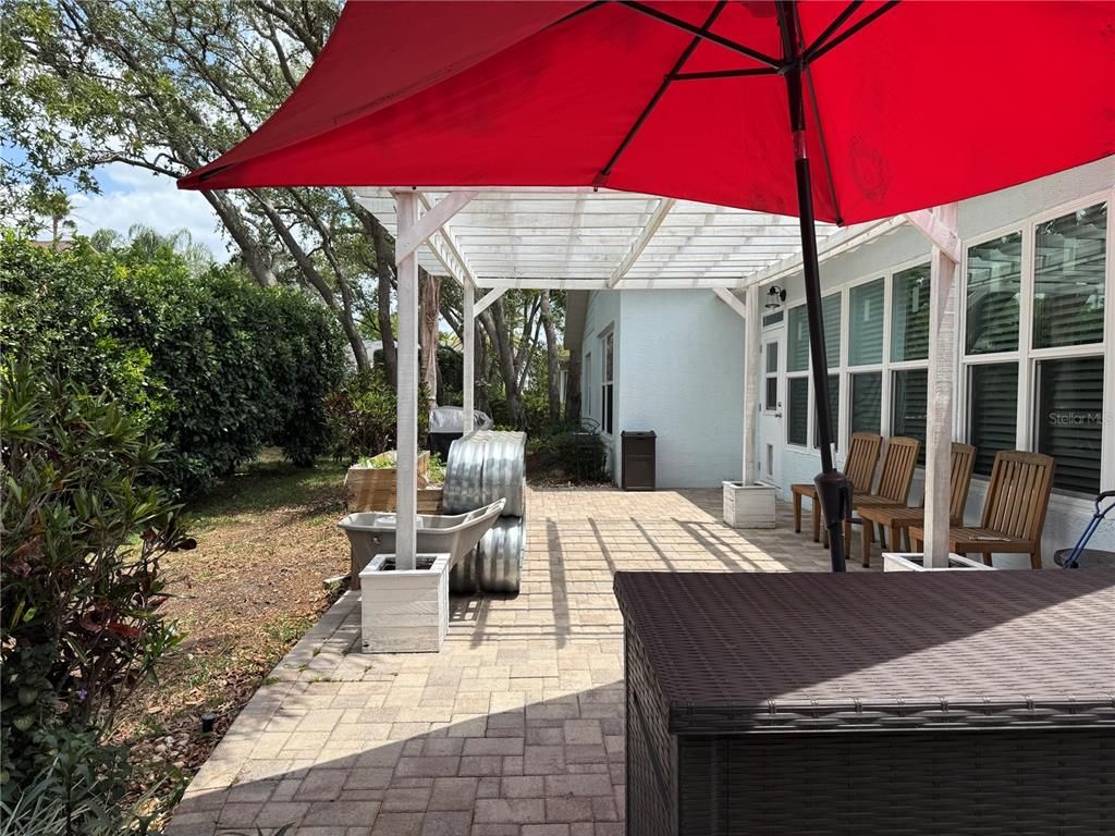 Backyard, Exterior