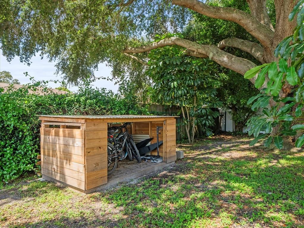 Backyard, Exterior