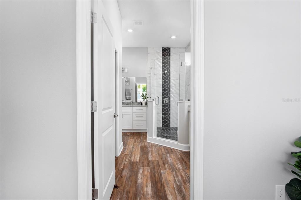 Bathroom, Interior, Recessed Lighting, Wood Texture Flooring