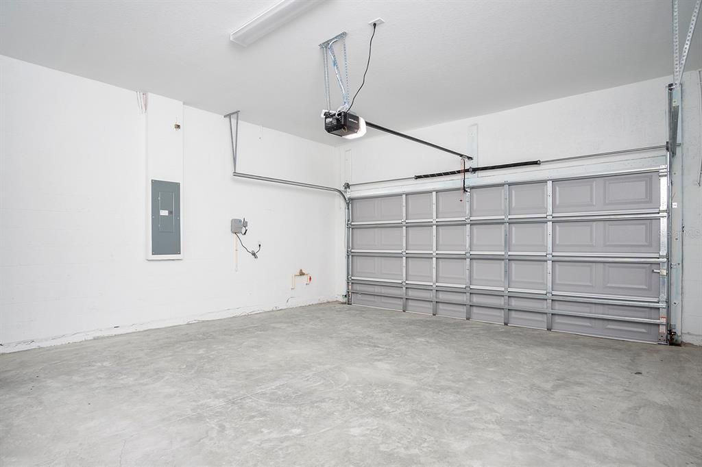 Garage, Interior