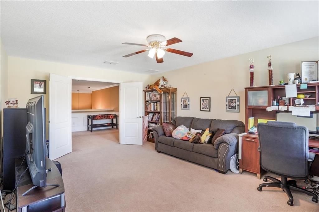 Home Office, Interior