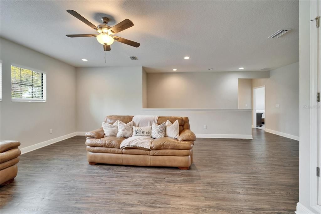 Interior, Recessed Lighting, Wood Texture Flooring