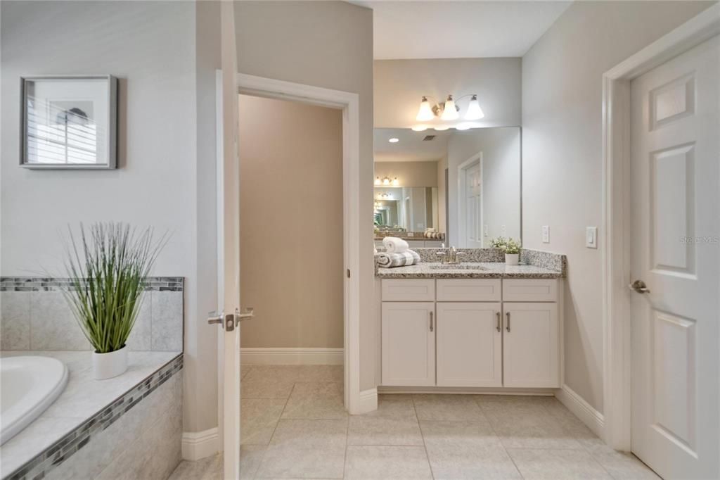 Bathroom, Dual Sink Vanities, Interior