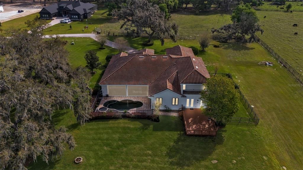 Exterior, Drone