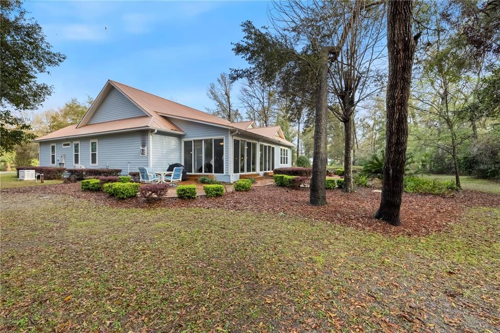 Backyard, Exterior