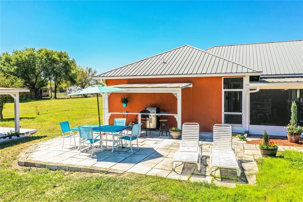 Backyard, Exterior