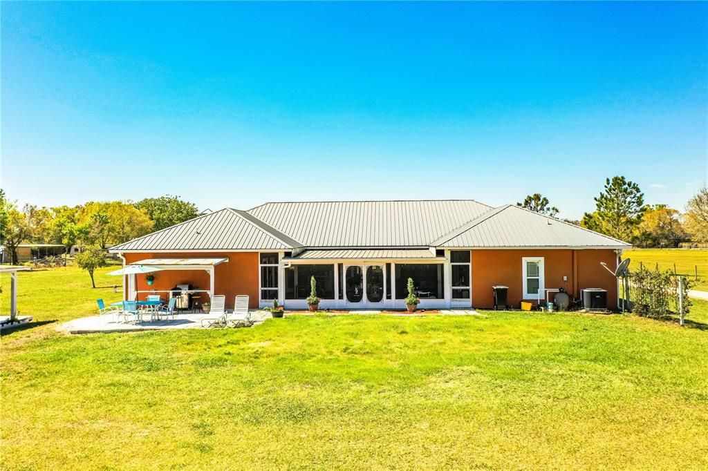 Backyard, Exterior