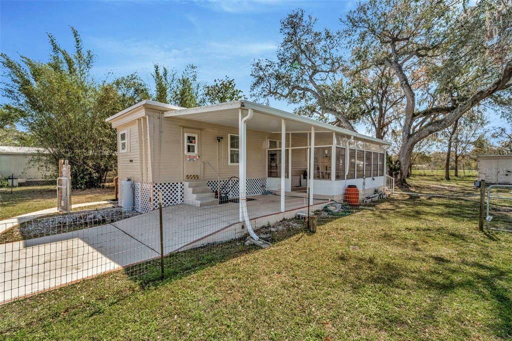 Backyard, Exterior