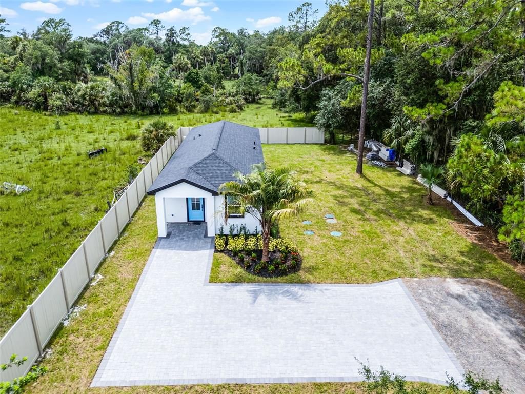 Exterior, Drone