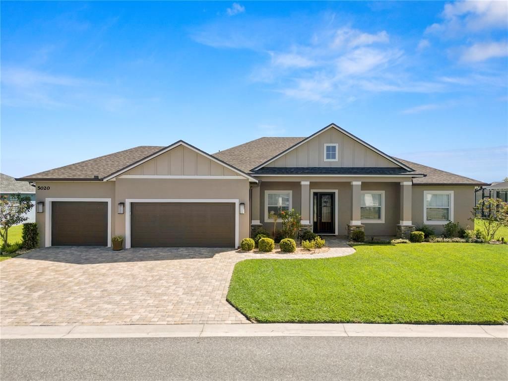Attached, Exterior, Facade, Ranch