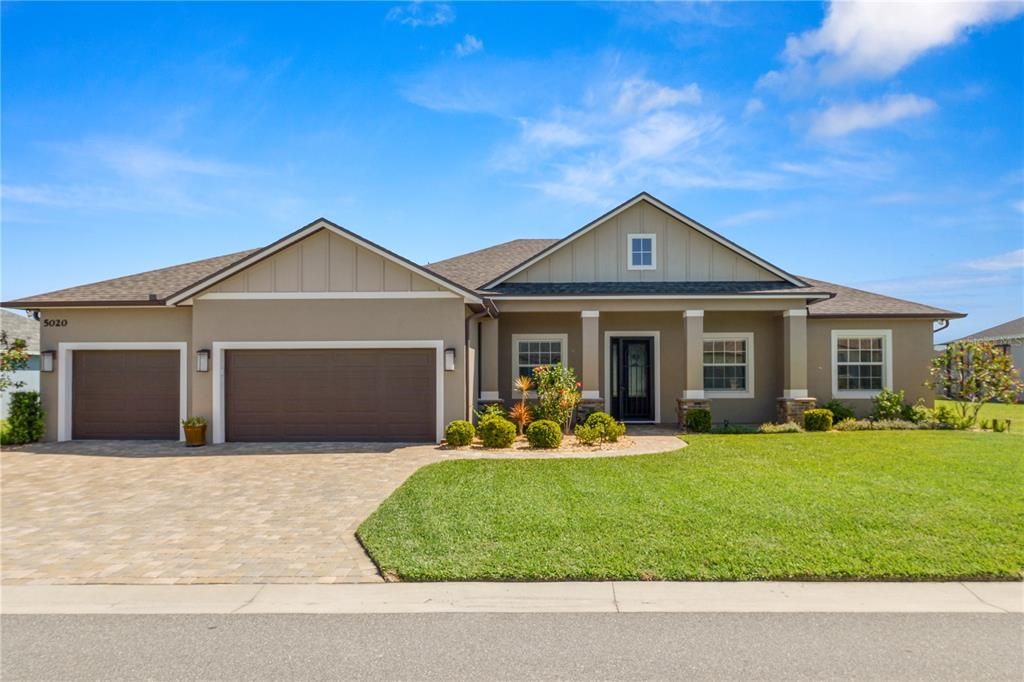 Attached, Exterior, Facade, Ranch