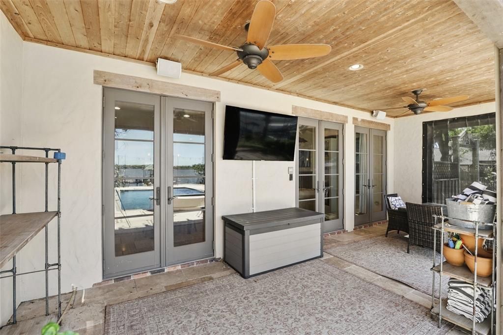 Exterior, Recessed Lighting, Water