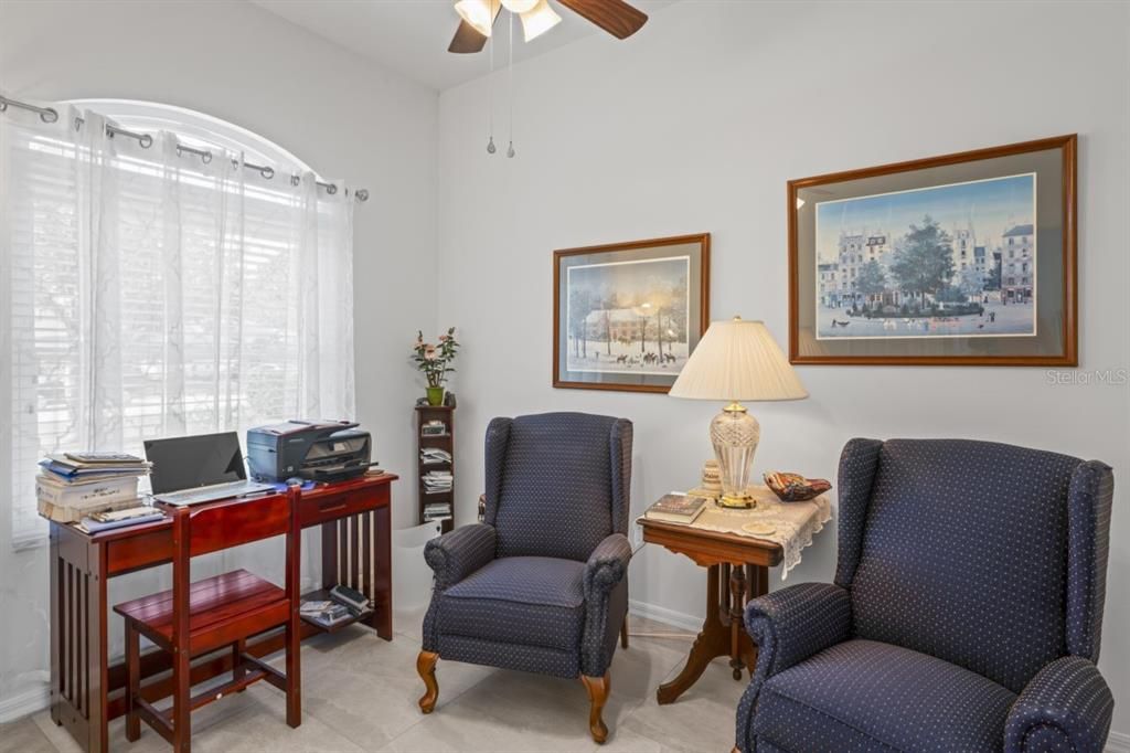 Home Office, Interior