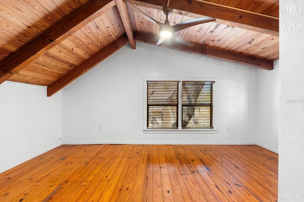 Empty room, Interior, Wooden Beams, Wooden Ceilings, Wood Texture Flooring