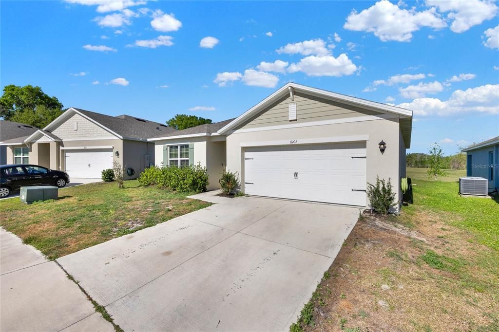Attached, Exterior, Facade, Ranch