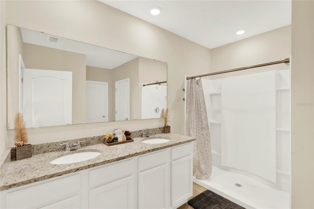 Bathroom, Dual Sink Vanities, Interior, Recessed Lighting