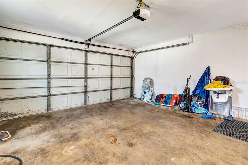 Garage, Interior