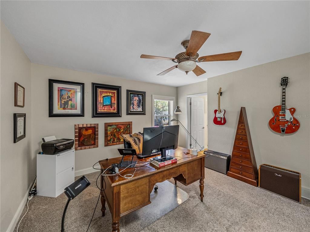 Home Office, Interior