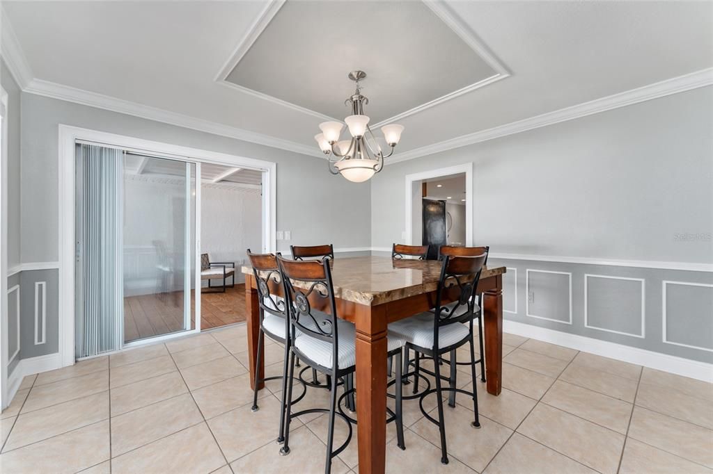 Chandelier, Dining room, Interior