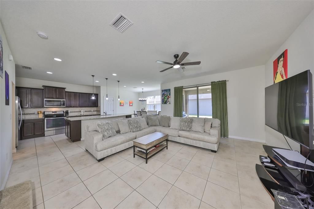Interior, Kitchen, Living room, Pendant Lights, Recessed Lighting, Stainless Steel Appliances