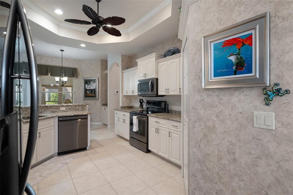 Chandelier, Interior, Kitchen, Recessed Lighting, Stainless Steel Appliances