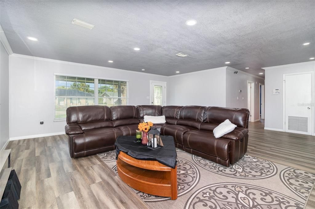 Interior, Living room, Recessed Lighting, Wood Texture Flooring