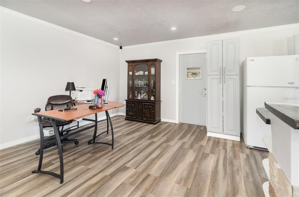 Home Office, Interior, Recessed Lighting, Wood Texture Flooring