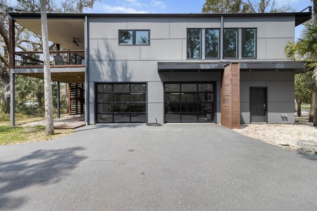 Attached, Exterior, Facade, Modern