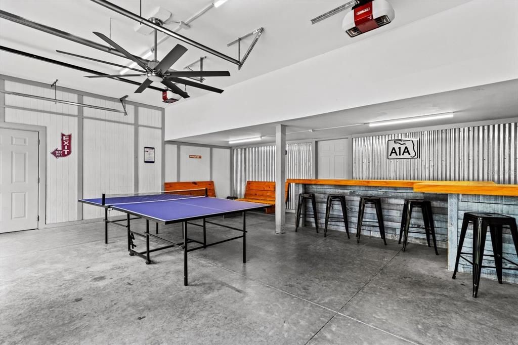 Game Room, Interior
