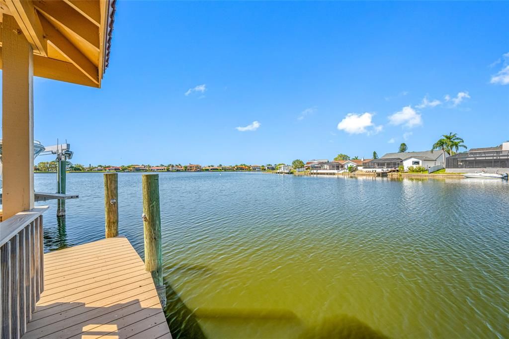 Exterior, Lake