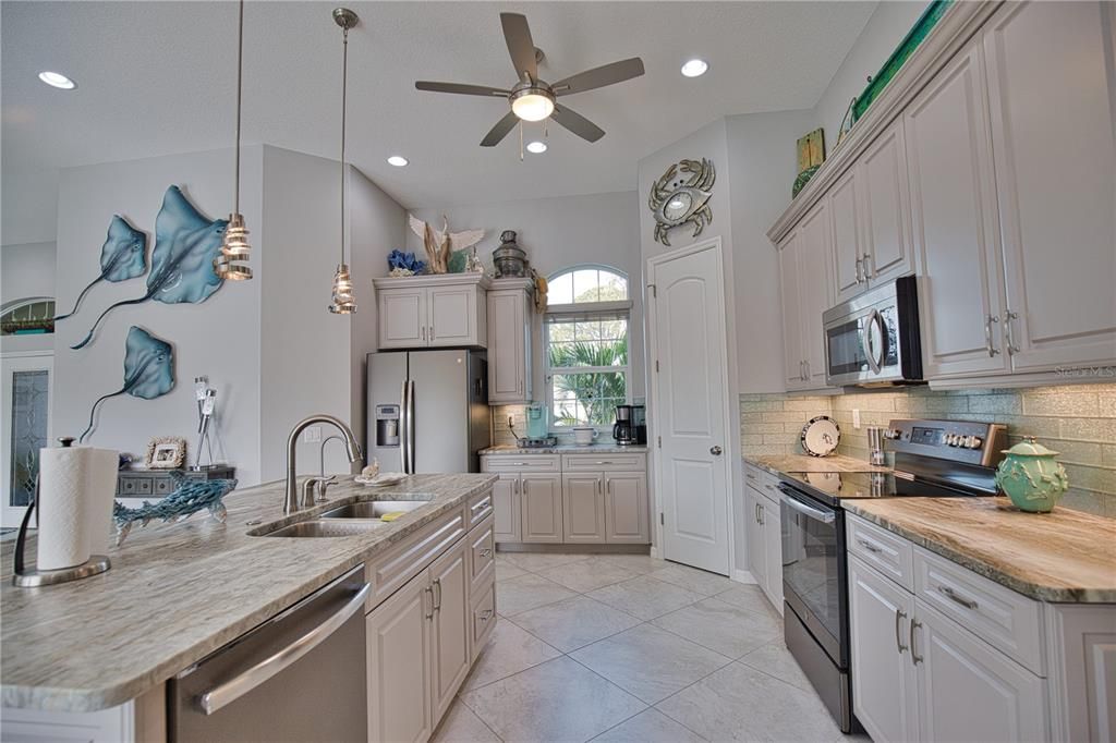 Interior, Kitchen, Pendant Lights, Recessed Lighting, Stainless Steel Appliances