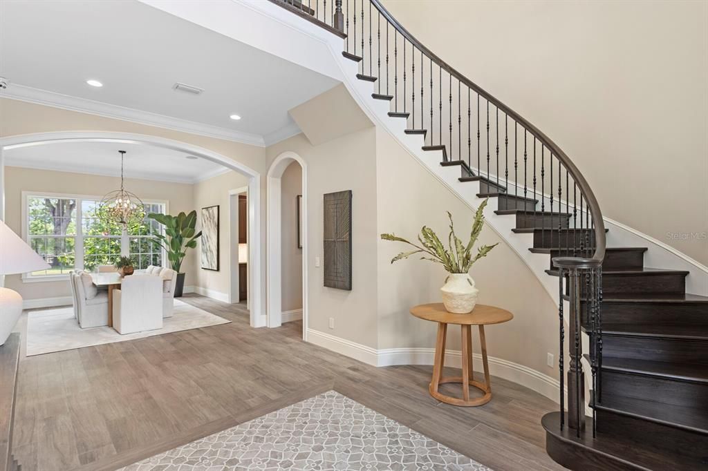 Chandelier, Dining room, Interior, Recessed Lighting, Wood Texture Flooring