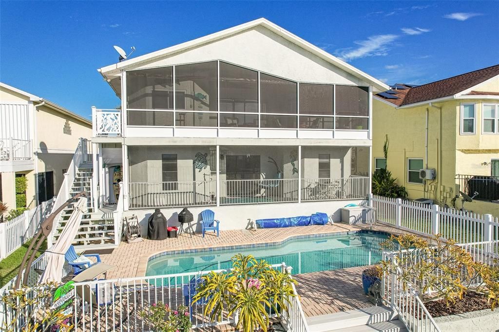 Exterior, Pool