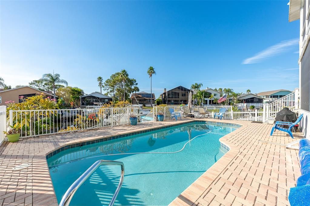Exterior, Pool