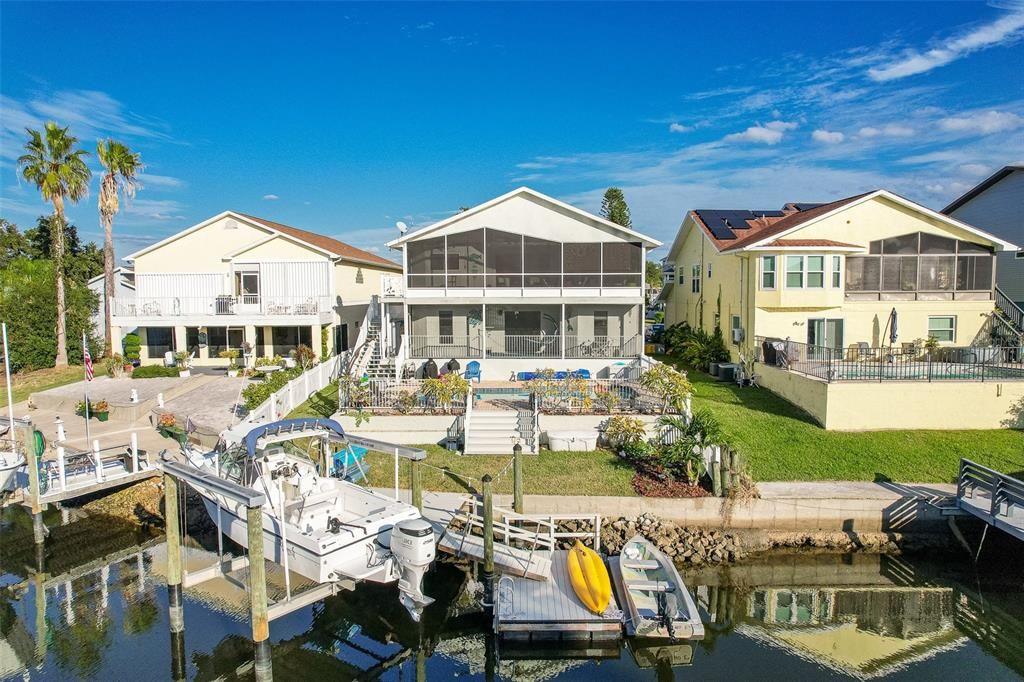 Exterior, Lake