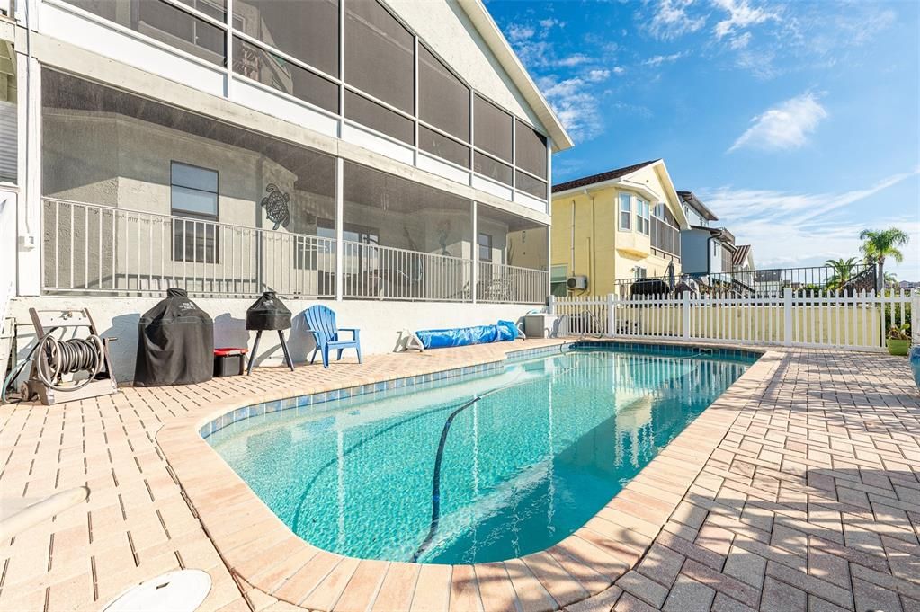 Exterior, Pool