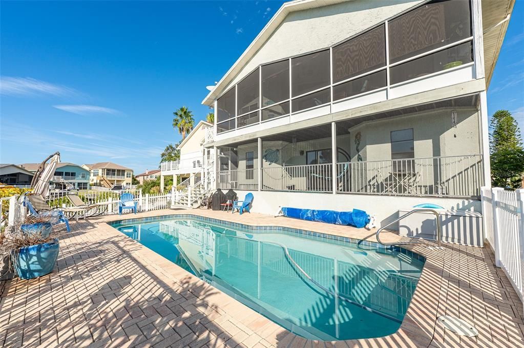 Exterior, Pool
