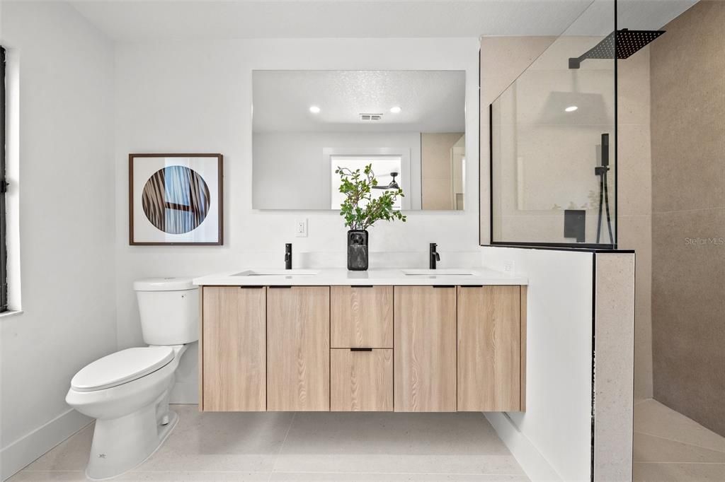 Bathroom, Dual Sink Vanities, Interior, Recessed Lighting