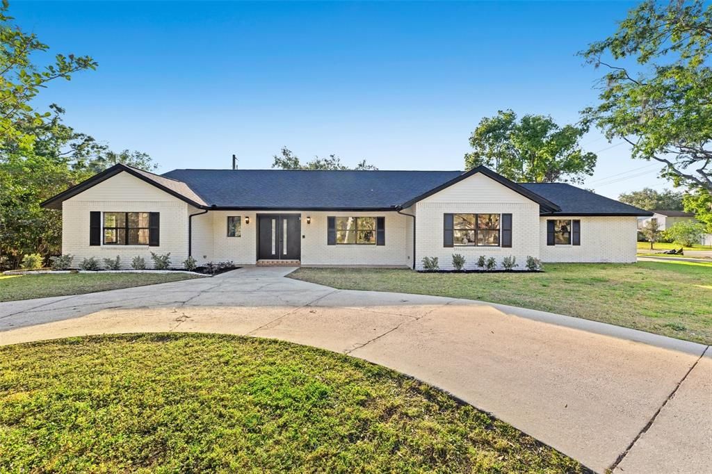 Backyard, Exterior, Facade, Ranch