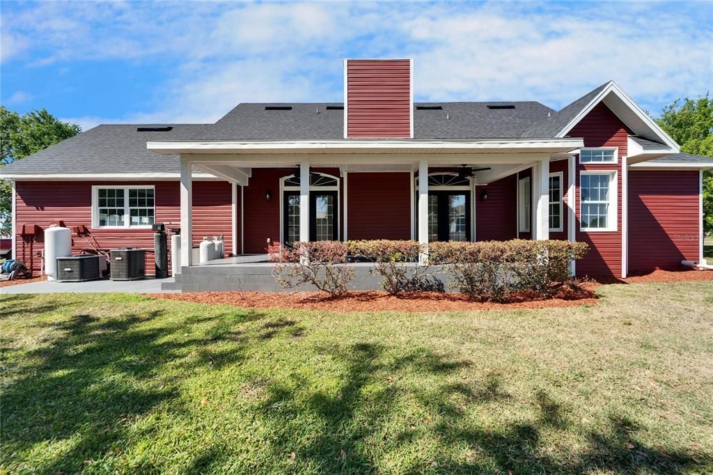Exterior, Facade, Ranch