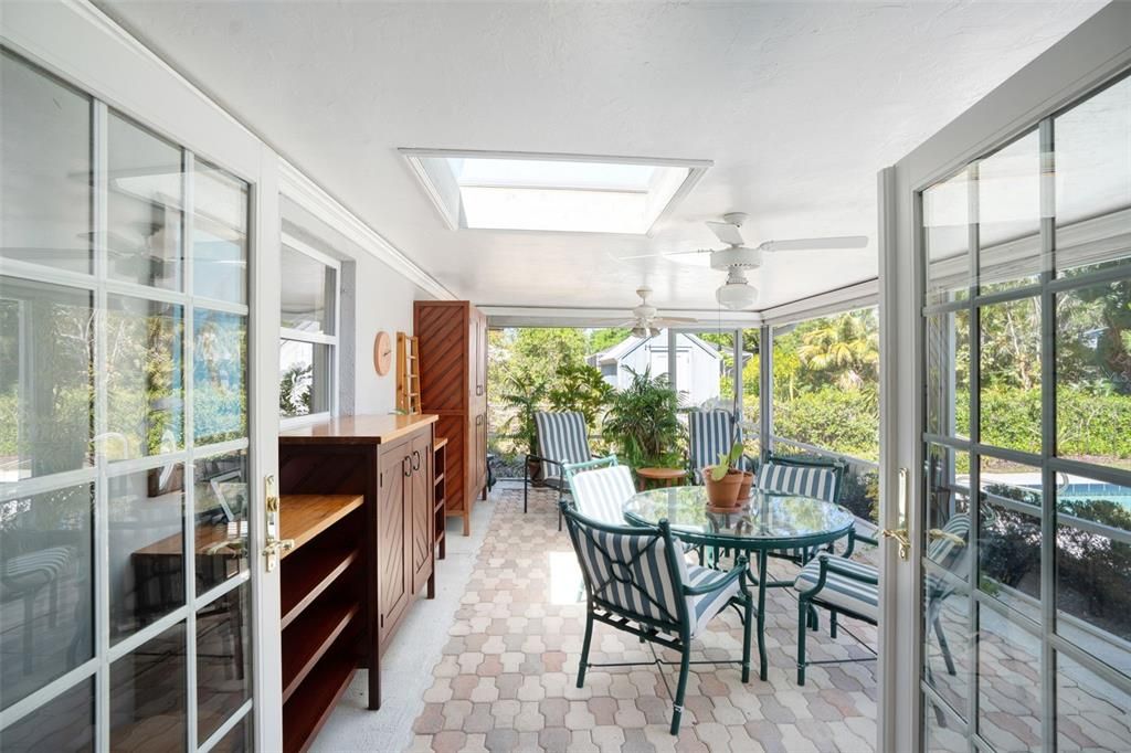 Dining room, Interior, Sun Room