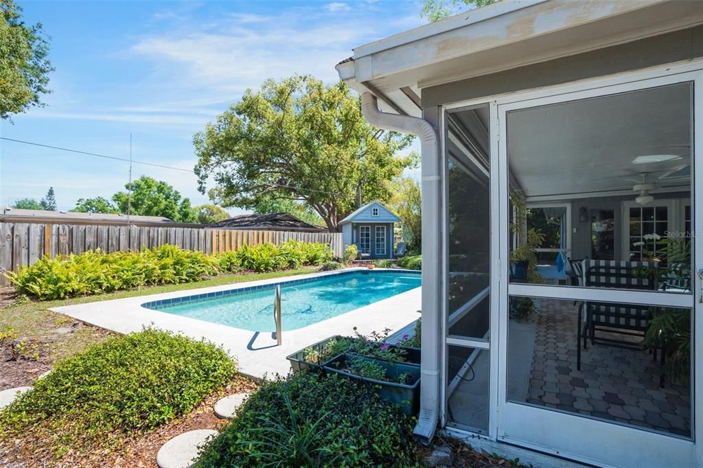 Exterior, Pool