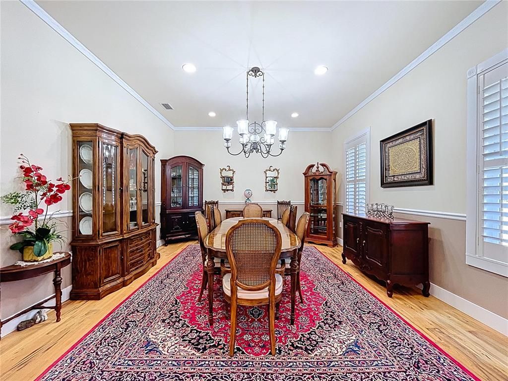 Chandelier, Dining room, Interior, Recessed Lighting, Wood Texture Flooring