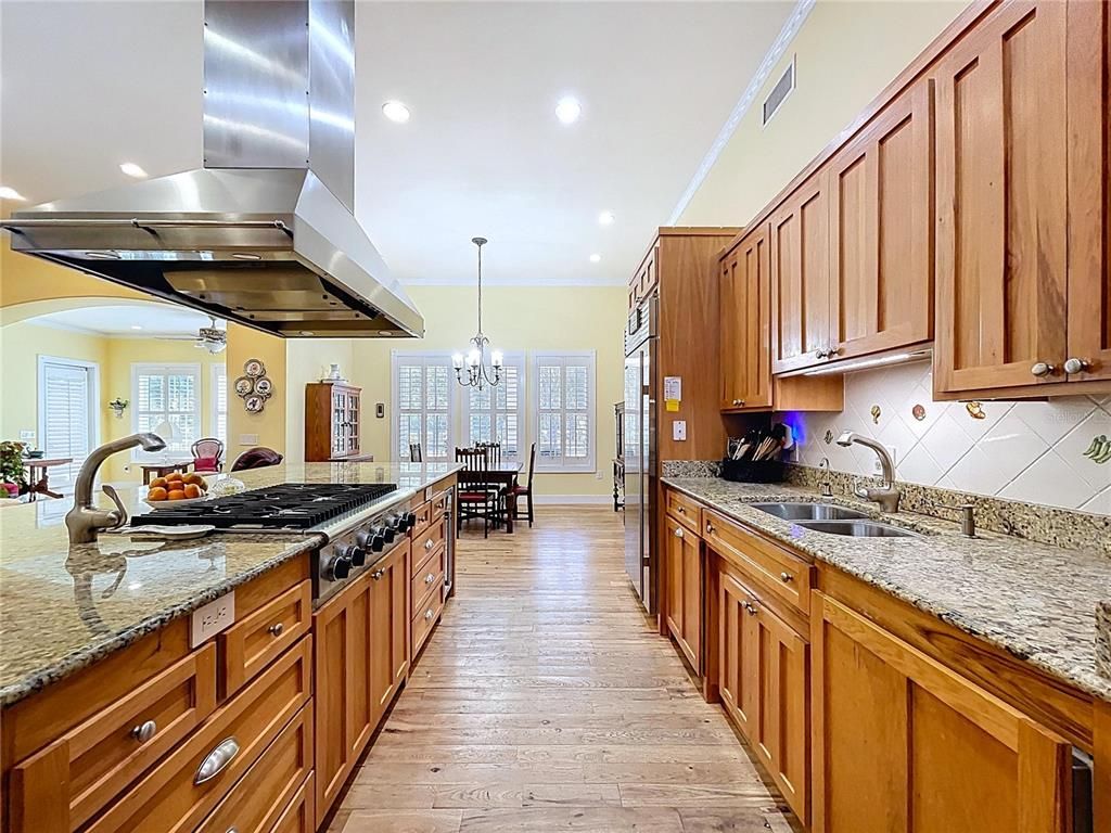 Chandelier, Dining room, Interior, Kitchen, Recessed Lighting, Wood Texture Flooring